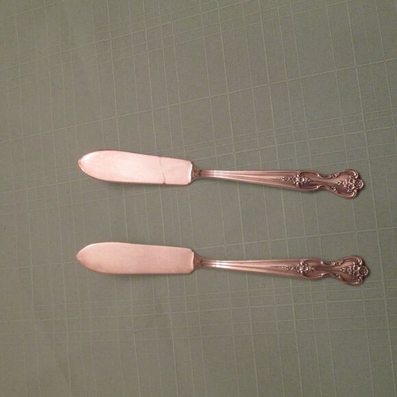 WM ROGERS VINTAGE SILVERWARE SET - Picture 1 of 5